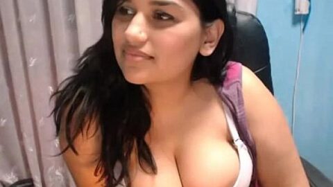 Indian camgirl with big tits