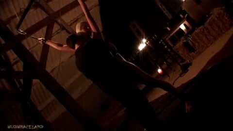 Kinky desires into the basement