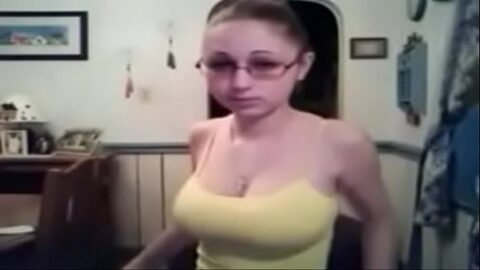 Webcam Big Boobs Flashing Big Natural Tits Nerd Big Girl