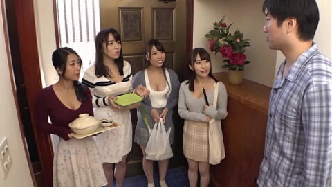 https://bit.ly/3pPgspC Big tits wives in the neighborhood who suddenly got divorced and became a single father and felt pity for me will help with housework! “You haven’t had sex since you broke up with my wife …?” [Part 1]