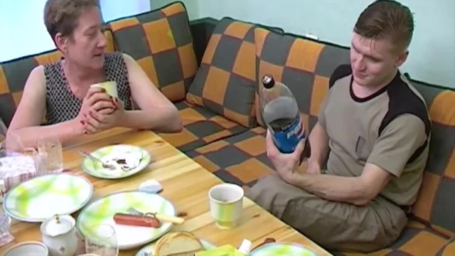 Blowjob and hard fuck after breakfast for a granny woman