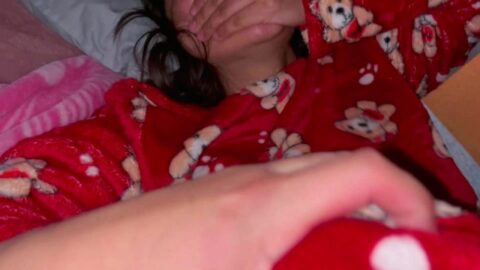 Innocent Chica FUCKING her Stepdad at Night She loves it!!