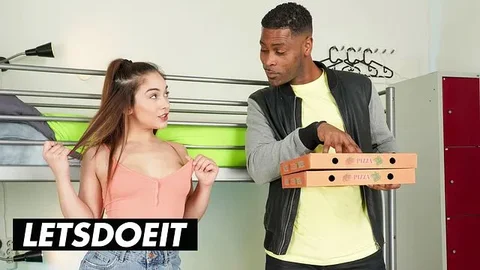 Bbc Pizza Boy Fucks His Top Client