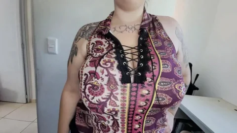 Huge Tits Caught You Looking at the Grocery Store