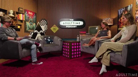 Discussing Fan Virginities, Period Sex, Clown Porn