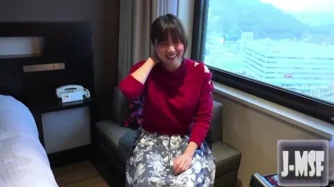 Gravure Model Debut Her First POV Shoot, a Short-haired Busty Beauty Shines Through