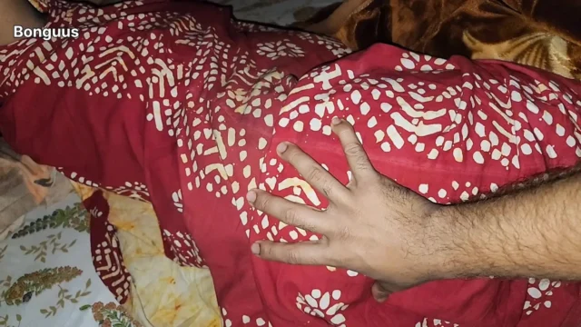 Stepmom giving me Handjob then I Cum inside her Mature Pussy