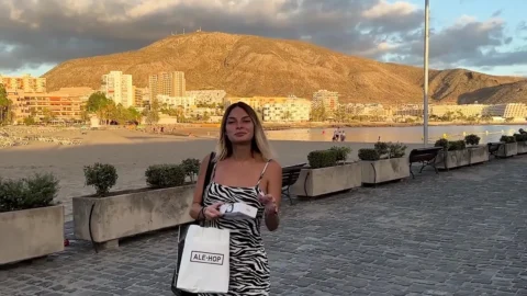 Annika Happy for Her New Purchases Takes Me to a Public Bathroom to Take the Cock in My Mouth and Get Banged