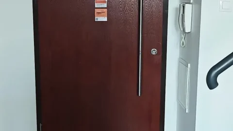 Busty Businesswoman Pees on the Kitchen Table