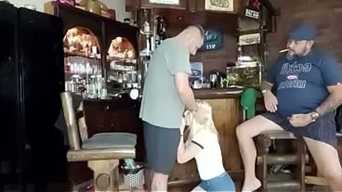 Dubbel blow job blond