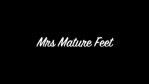 Mrs Mature Feet & Friend Wet Pissy Fun 455