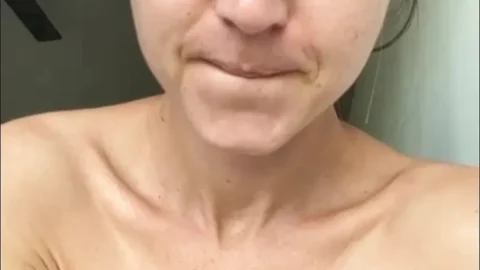 Custom teaser – I oil my tight body and finger myself thinking of you